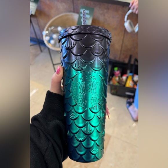 STARBUCKS USA MERMAID SCALES 24OZ NEW RELEASE 2025 CUP COLLECTOR TUMBLER - Picture 1 of 6